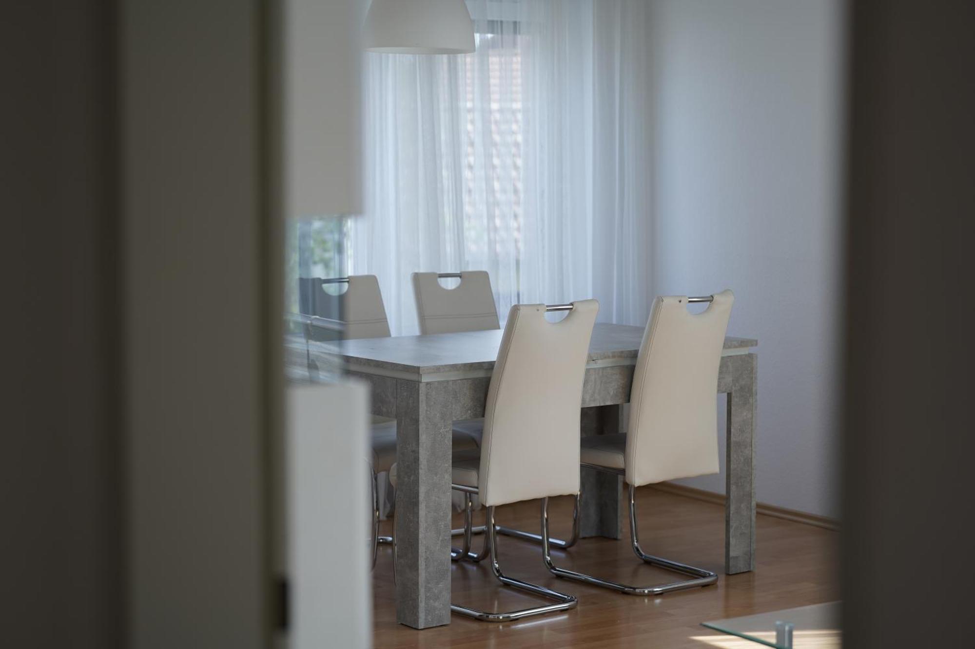 Helle 2 Zimmer Ferienwohnung Mit 63Qm In Trossingen Extérieur photo